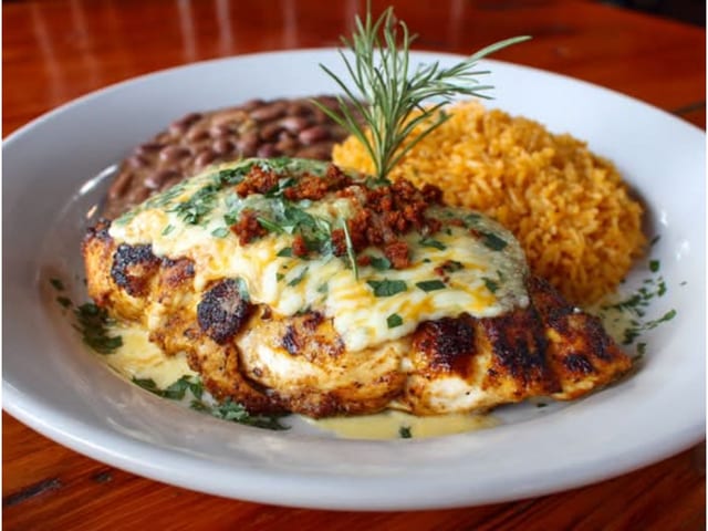 Pollo Con Chorizo.
